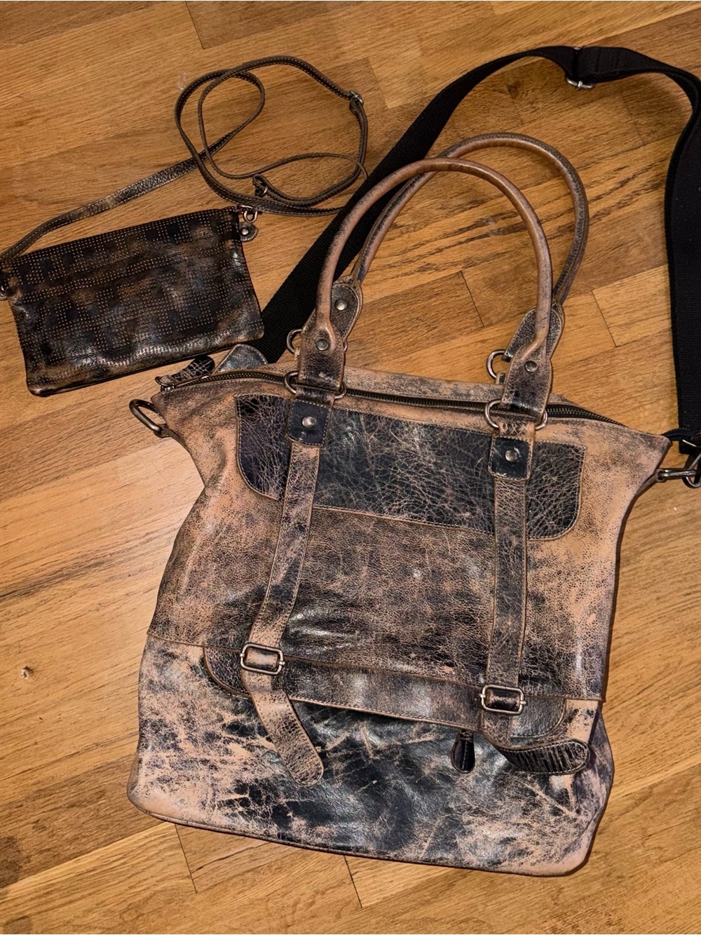 Bedstu Black Lux Big Fork Tote & Bayshore Wallet/Crossbody Bundle